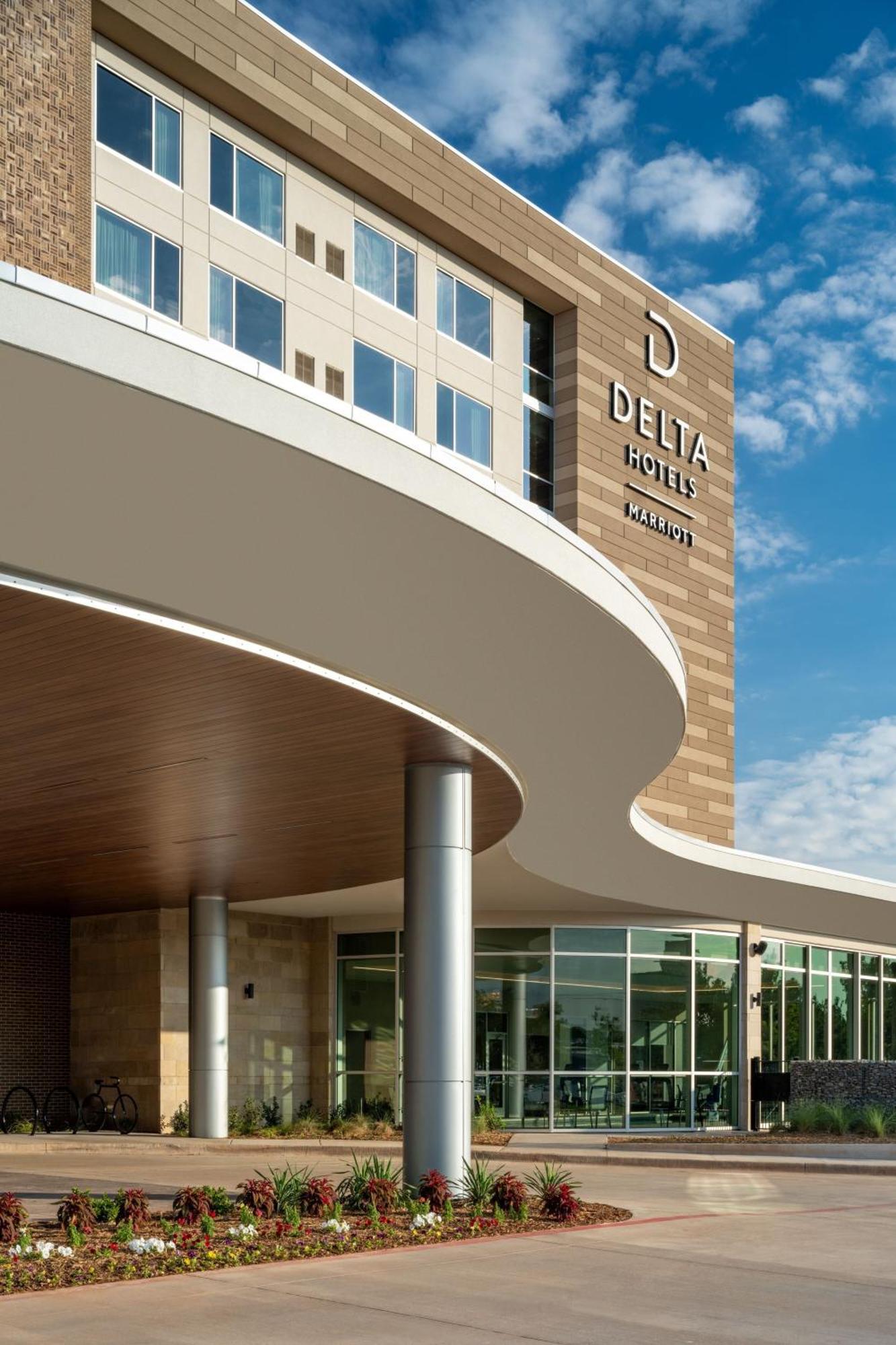 Delta Hotels By Marriott Wichita Falls Convention Center Exterior foto